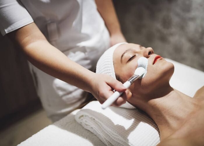 esthetician room for rent